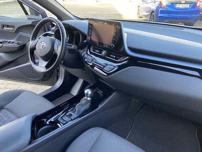 Toyota C-HR Hybrid 2.0 Team Deutschland / AHK