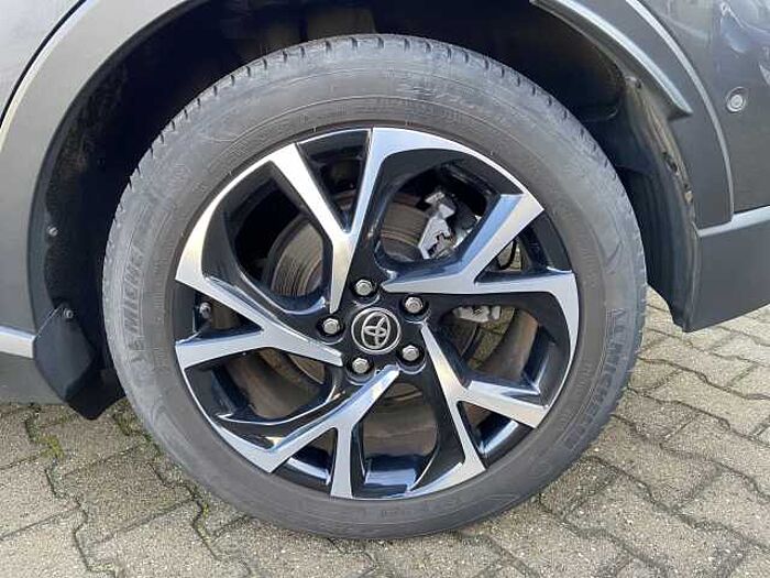 Toyota C-HR Hybrid 2.0 Team Deutschland / AHK