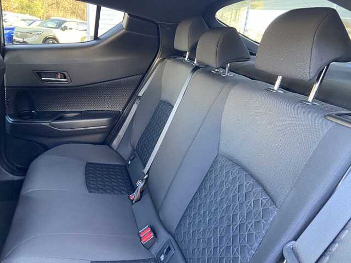 Toyota C-HR Hybrid 2.0 Team Deutschland / AHK