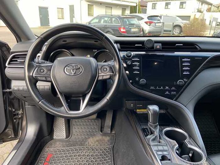 Toyota Camry 2.5 Hybrid Executive inkl. Winterräder