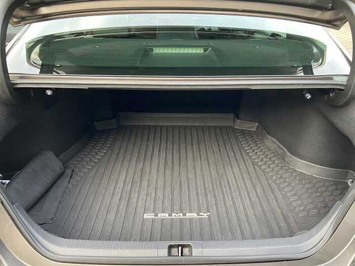 Toyota Camry 2.5 Hybrid Executive inkl. Winterräder