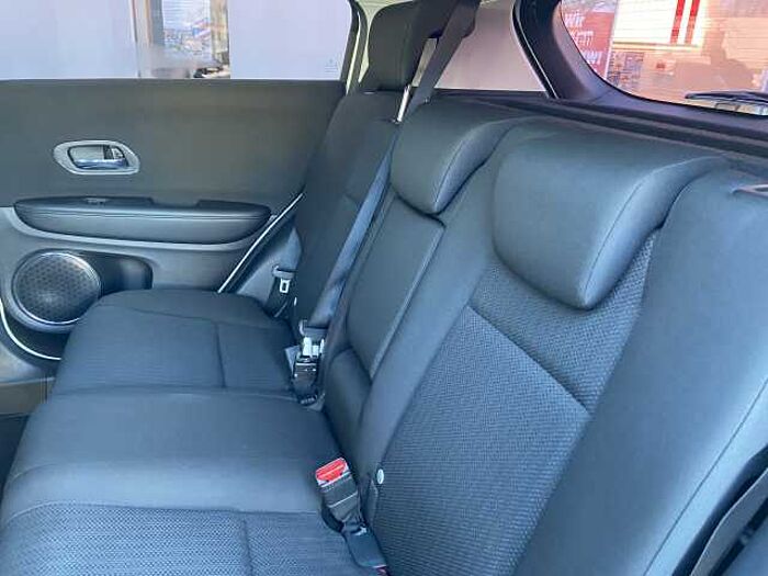 Honda HR-V 1.5 i-VTEC Elegance / Allwetterreifen