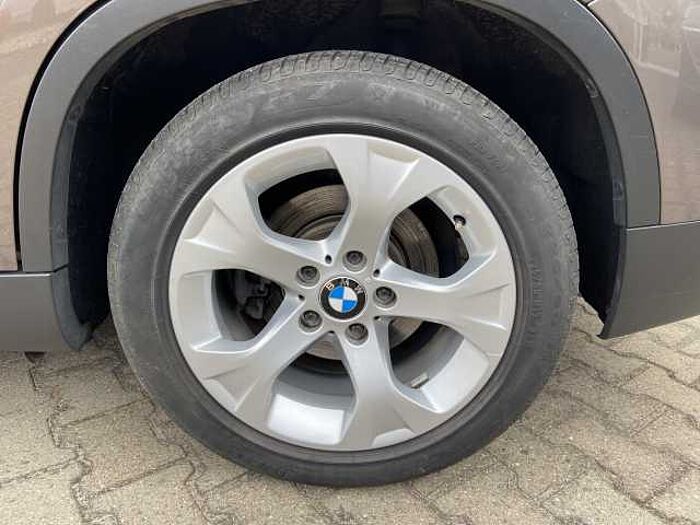 BMW X1 sDrive20i Automatik / AHK abnehmbar