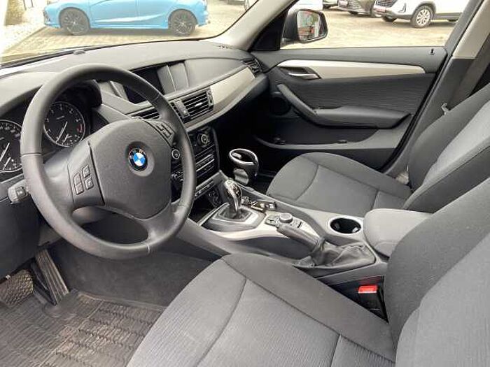BMW X1 sDrive20i Automatik / AHK abnehmbar
