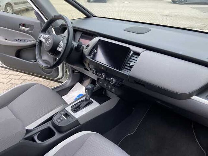 Honda Jazz 1.5 i-MMD Crosstar Executive / Winterräder