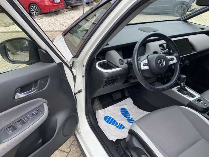Honda Jazz 1.5 i-MMD Crosstar Executive / Winterräder